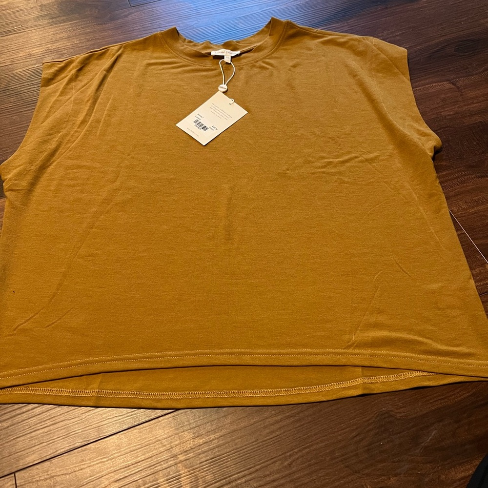 Camel colored Bohme tank